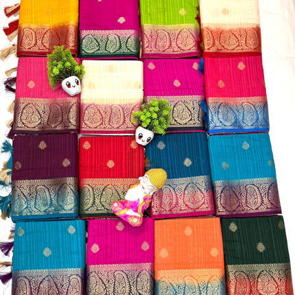 Tosor Motka Buti contrast Saree